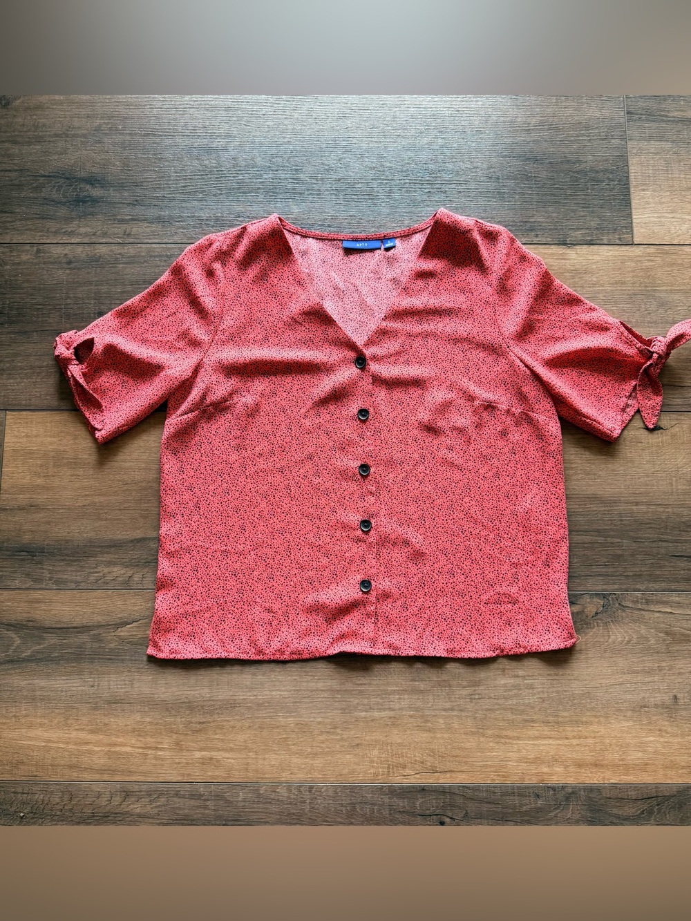 Women’s Apt 9 Button Down Blouse Size Small